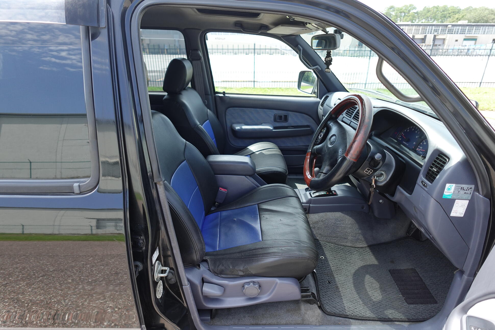 For Sale 2000 Toyota Hilux Sport Pick up 4D 4WD Double Cab